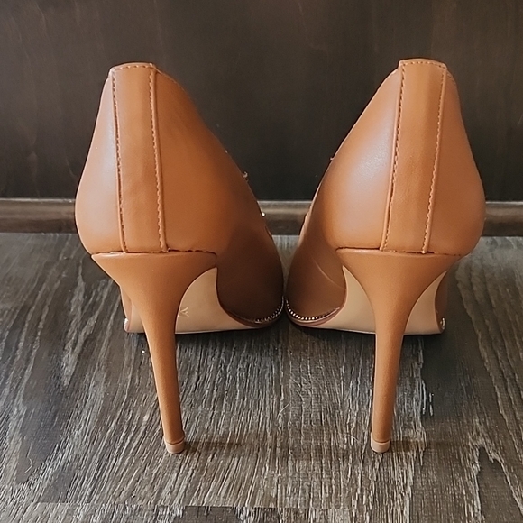 Elegant BCBGeneration Heels - Picture 3 of 8